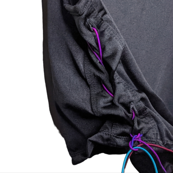 Love Women’s Black Tie Side Crop Top 🌈🖤 - Picture 5 of 7